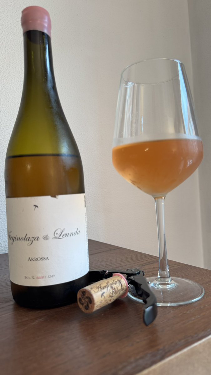 Para quitar el bochorno que hace hoy la 889 del rosado de <a href="/Asegi_Leunda/">Aseginolaza & Leunda</a> no queda más así que habrá que hablar con <a href="/elretrogusto/">Ana - El retro 🍷🍺</a>