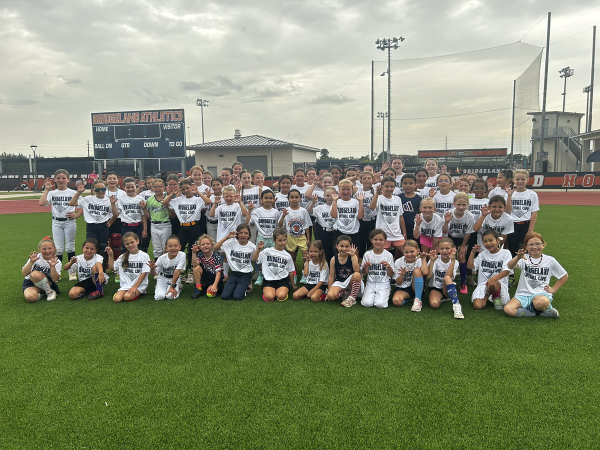 Bridgeland_SB's tweet photo. AM Session= COMPLETE
We 🫶 our campers!! #BuildingBears #136 #SummerCamp2025 #CrazySockDay #LastDayBestDay https://t.co/DkxMaG31wt