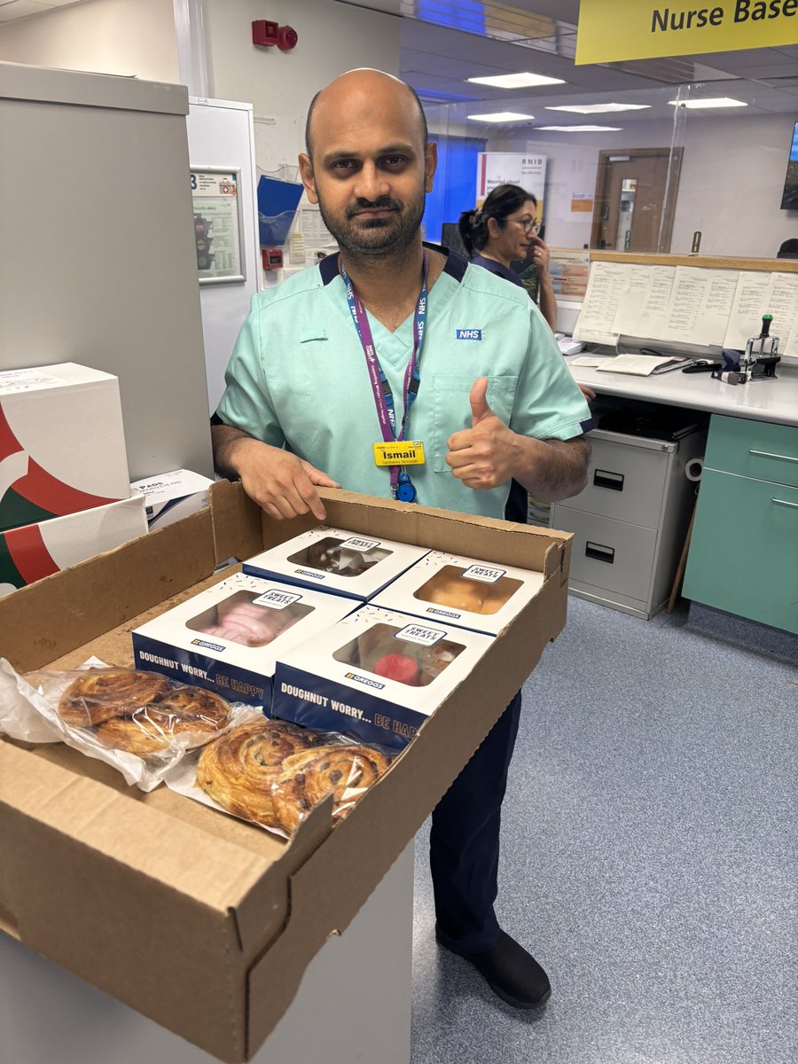 Treats delivered to staff <a href="/WhippsHosp/">WhippsCrossHospital</a> .🙏🏿