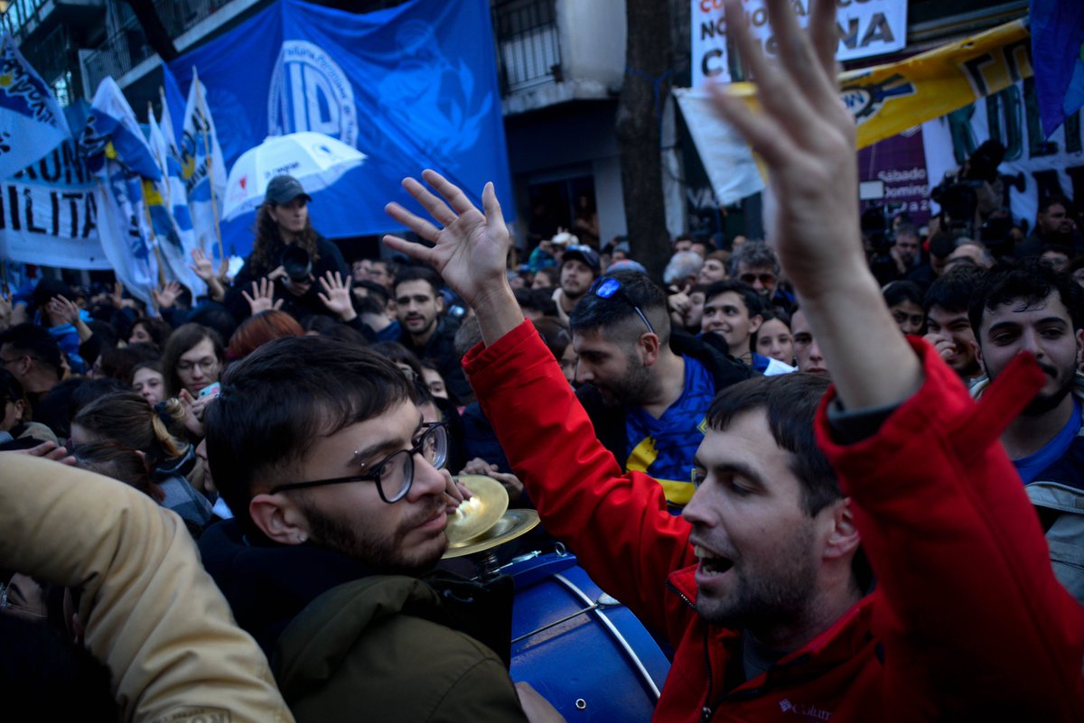 Nuevamente, el pueblo ve proscripta su voluntad popular, pero estos cipayos , antipatrias, antipueblo deberían recordar que la adversidad hace fuerte a nuestro pueblo. Pariremos nuevamente la resistencia. 
Fotos <a href="/magollaguevara/">Magolla Guevara</a>