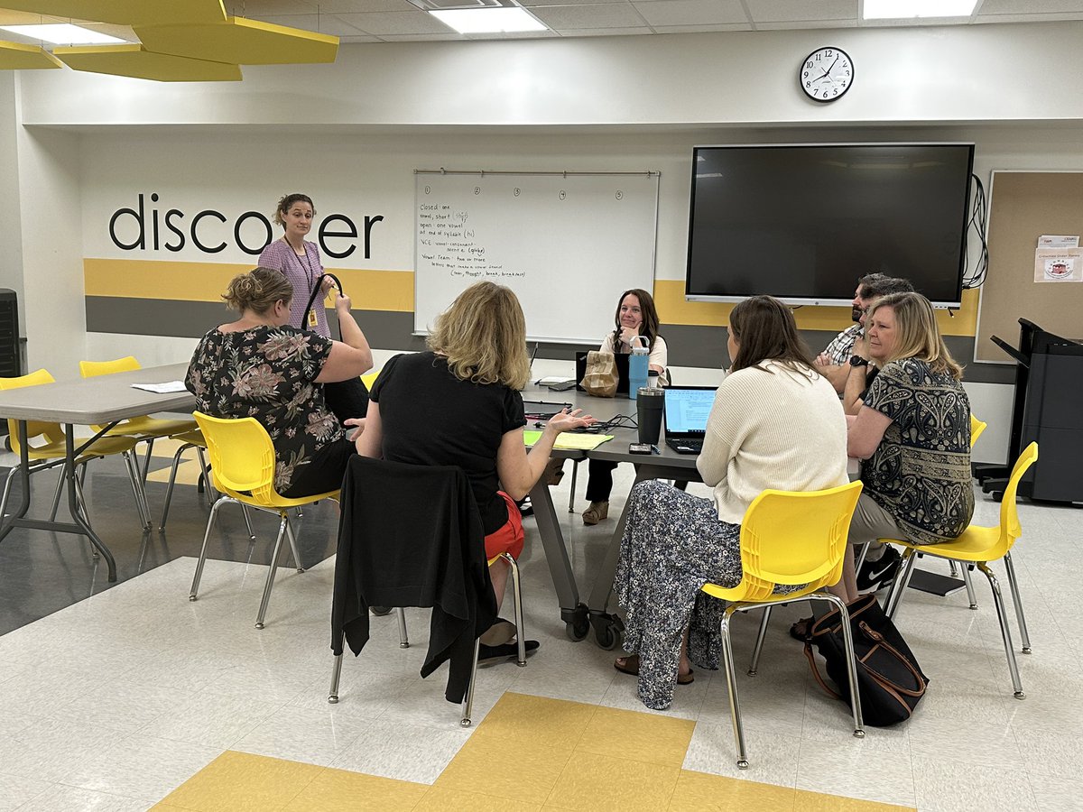 Holly Sidebottom tweet media