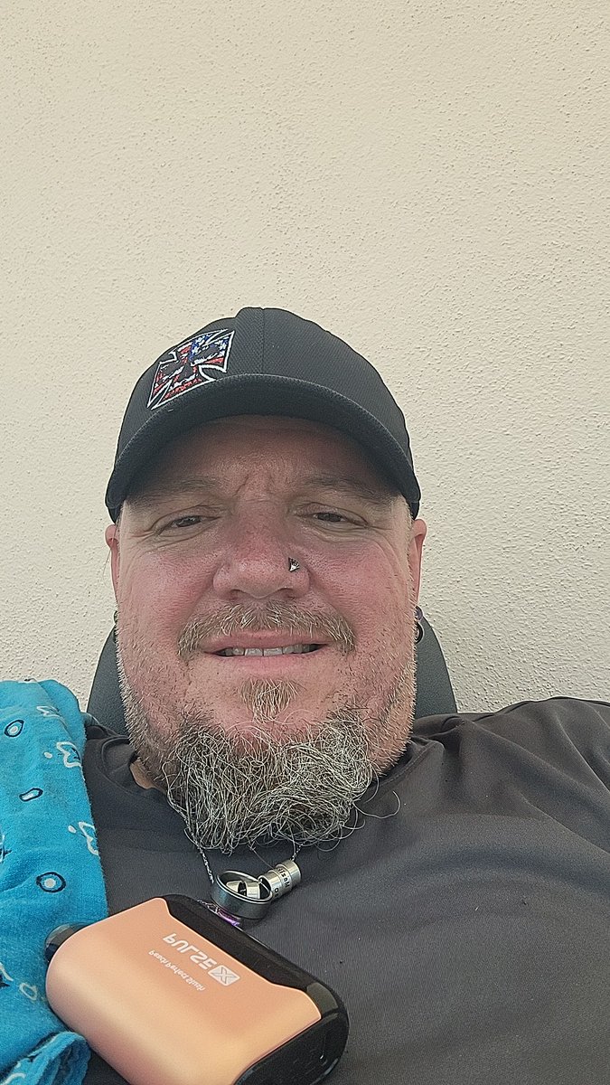 joe112108's tweet photo. It's a hot 🥵🥵 1 today! If you're working outside stat hydrated 🥤🧊🥤🧊. If you're in the ac be thankful! No matter what or who says anything remember to Smile 😁😁 https://t.co/SGGKOWQlnX