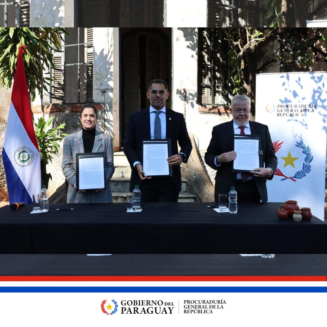 PGRParaguay's tweet photo. ✍️ Firma de Convenio de Cooperación Interinstitucional

La PGR, el @IPSParaguay y la @cultura_py suscribieron en la fecha un convenio de cooperación para la restauración, puesta en valor y usufructo de la “Casa Serafina Dávalos”.

El convenio forma parte del programa de revitalización del centro histórico y edificios emblemáticos de la ciudad de Asunción. Constituye un esfuerzo conjunto entre las instituciones para la preservación del patrimonio histórico y cultural del país.

📄 La finalidad del Convenio es la restauración del inmueble conocido como “Casa Serafina Dávalos”, que el IPS otorga en calidad de usufructo a la PGR y que será destinado como futura nueva sede de la institución.

🏛️ El inmueble, declarado patrimonio cultural nacional, perteneció a Serafina Dávalos, primera abogada y doctora en derecho del Paraguay.

#GobiernoDelParaguay