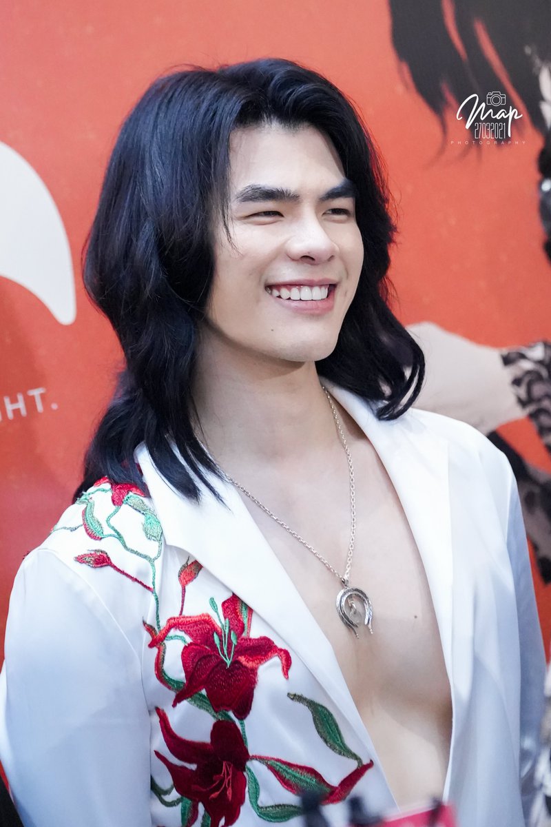 ส๊วย!!!!!!!

MILE AS THANWA IN SHINE

#ShinePressCon
<a href="/milephakphum/">mile phakphum</a> #milephakphum