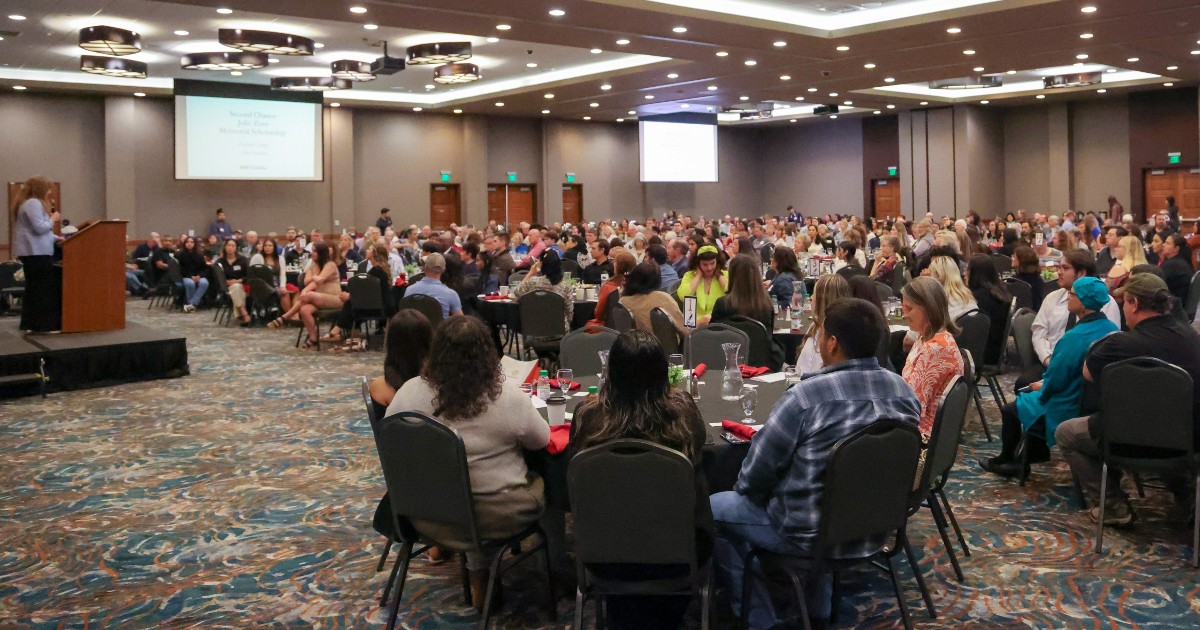 SVCCollege's tweet image. The SVC Foundation’s Scholarship Breakfast broke records on May 30! 400+ gathered to celebrate 500+ students awarded $1.1M+ in scholarships. 💙 Huge thanks to our donors for investing in student success! 
#SVCFoundation #SkagitValleyCollege #Scholarships #SVC