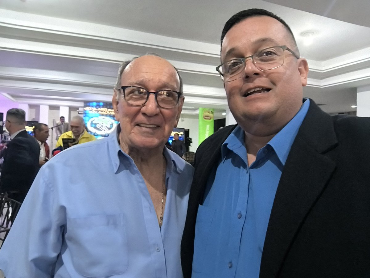 Felicidades don Alfonso que haya mucha más vida y bendiciones para seguir admirando y respetando su trayectoria!!!