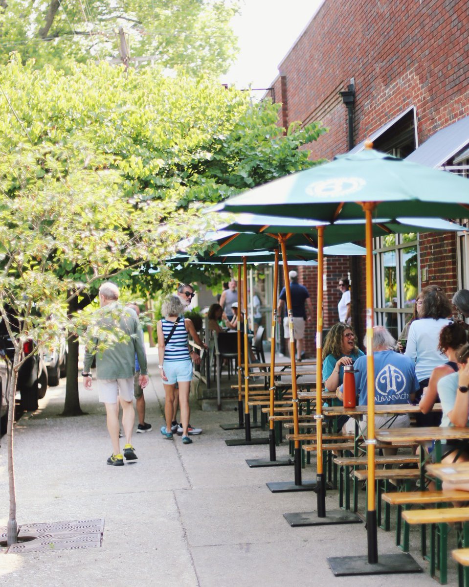 Catch us outside with a beer, how 'bout dat? 😅🍻
Millennial humor aside, it's freaking gorgeous out today -- come have a beer with us on the patio!

#westsixth #catchusoutside #kyspring