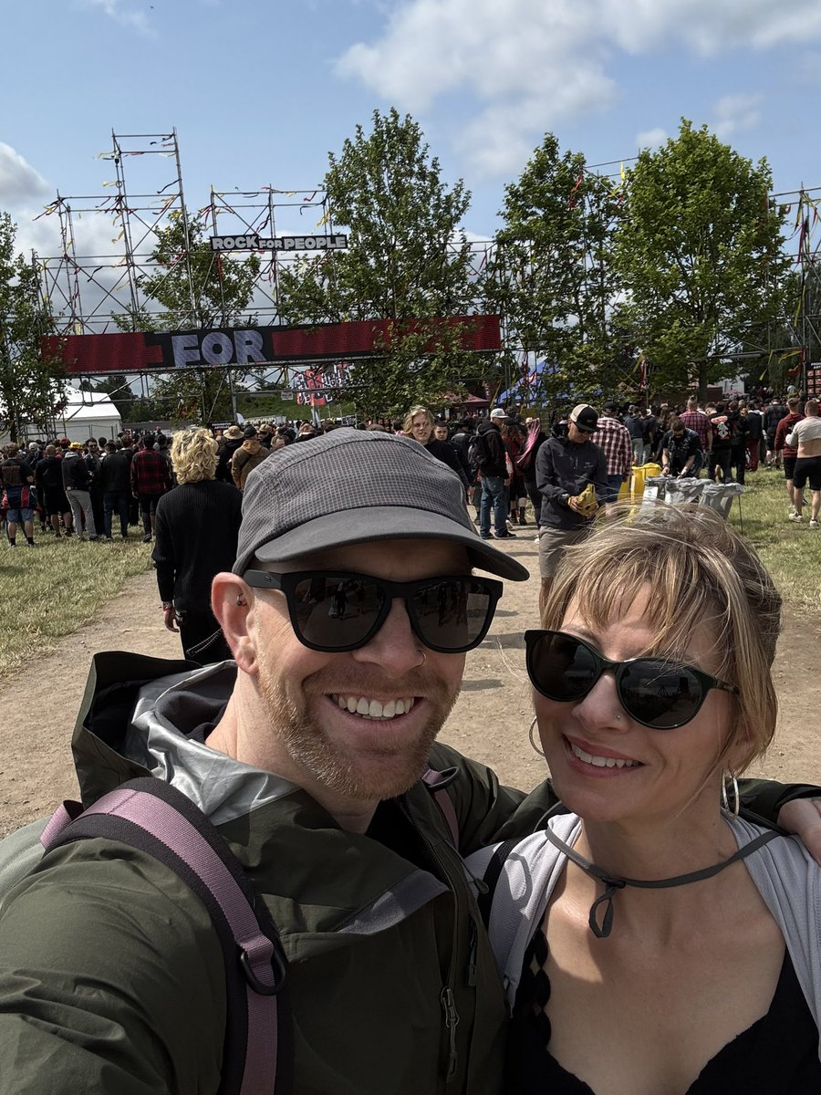 AdriHope🖤 (@a7x_adrihope) on Twitter photo I’m in the Czech Republic at the #RockforPeople festival to see <a href="/TheOfficialA7X/">Avenged Sevenfold</a>. I got to meet multiple <a href="/DeathbatsClub/">Deathbats Club</a> members from all over! We represent Czechia, India, and America 🤘🏼 I’m in the Czech Republic at the #RockforPeople festival to see <a href="/TheOfficialA7X/">Avenged Sevenfold</a>. I got to meet multiple <a href="/DeathbatsClub/">Deathbats Club</a> members from all over! We represent Czechia, India, and America 🤘🏼