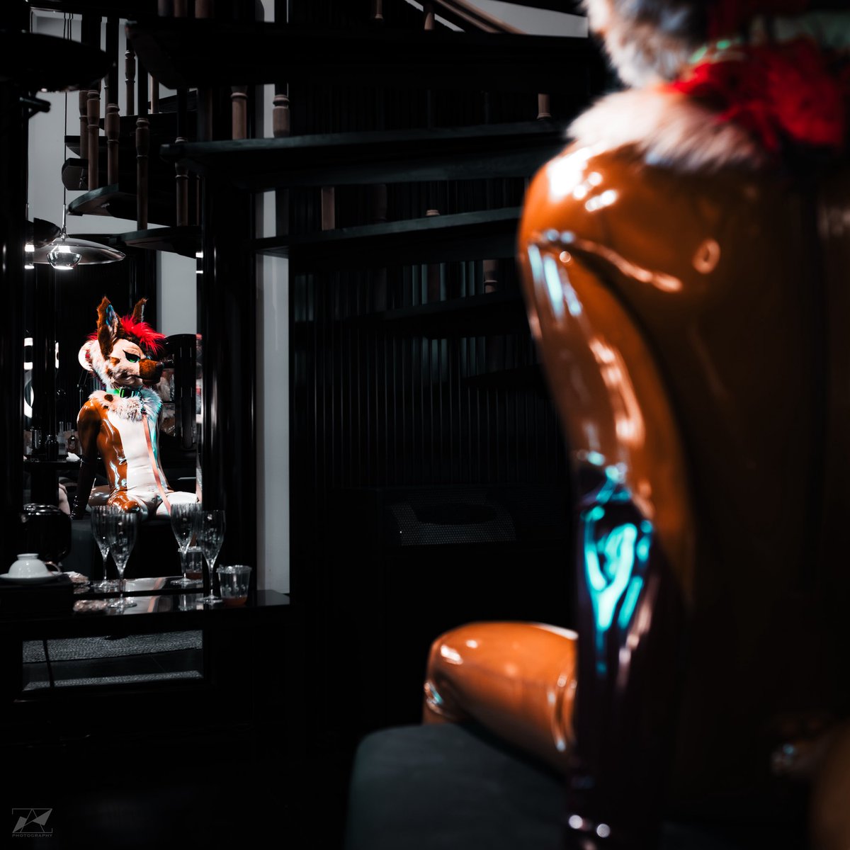 “Am I the shiniest of them all”

🟤<a href="/rideonyeen/">Riyon Yeena 夜用</a> 
⚫️<a href="/forfunbangkok/">FORFUN</a> 
📸 me 

#ThirstyThursday #latexfur