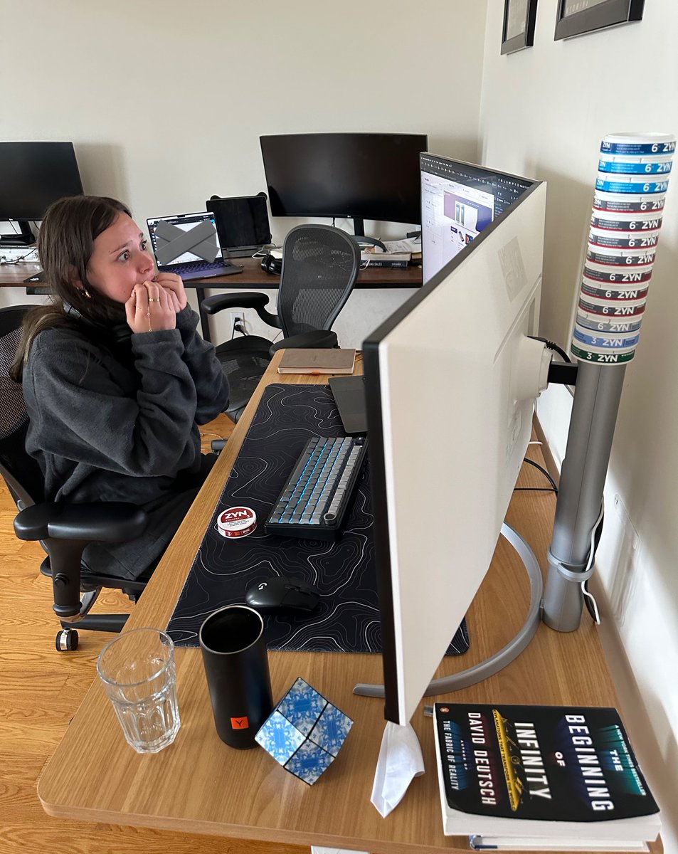hxxwhite's tweet image. New hire’s reaction after seeing our python monorepo