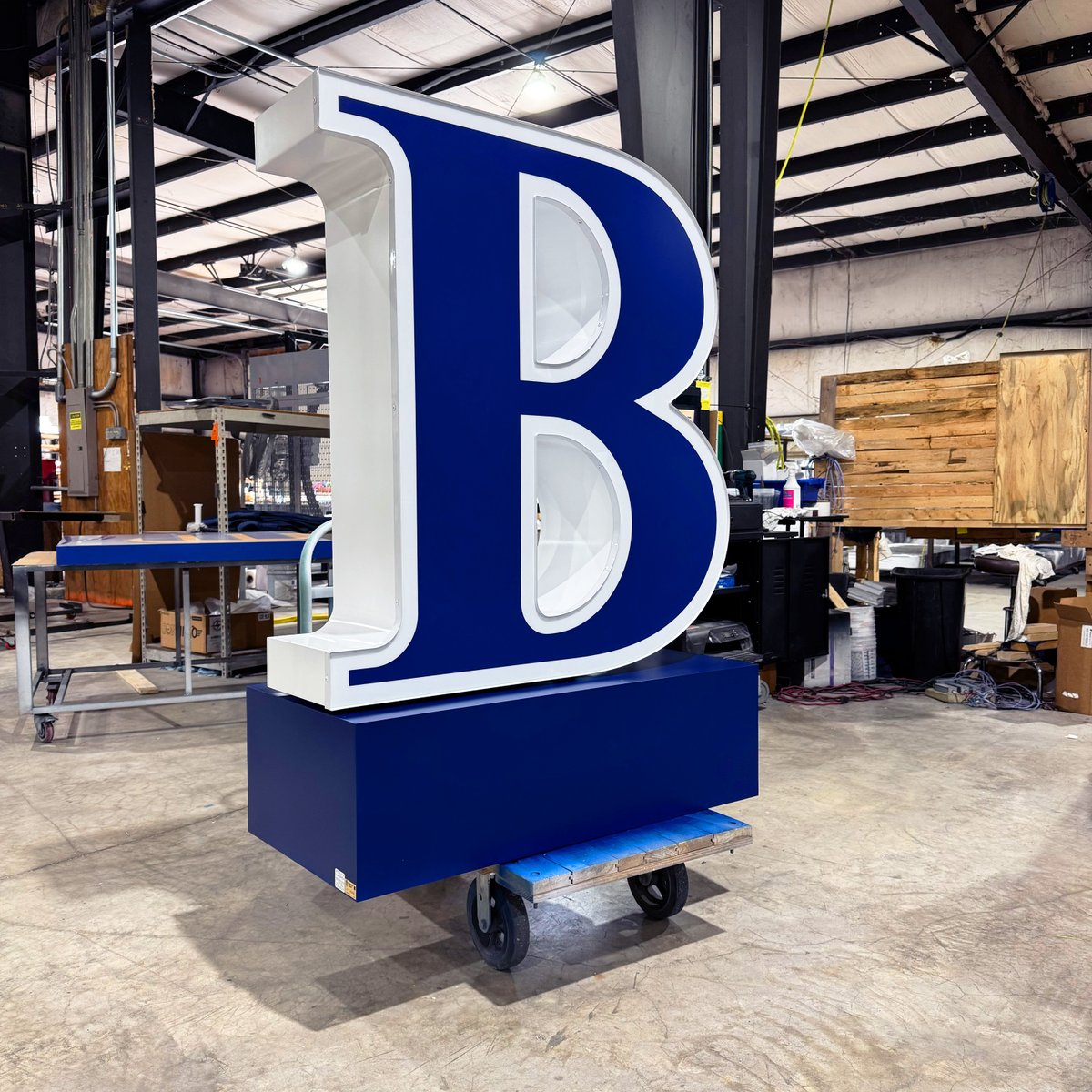 SignFabInc's tweet image. We understand what matters most to #signprofessionals—reliability, consistency, and quality.
From small #localbusinesses to #nationalchains, our solutions scale with your needs.

🔗 signfab.com

#channelletters #csm #encompassmore #signs #signage #retailbusinesses