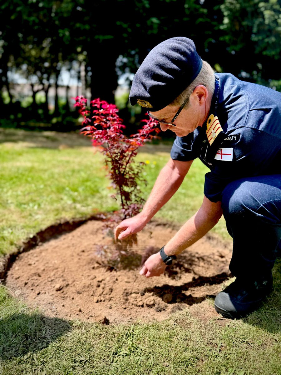 CdreAHofman's tweet image. A tree was planted in an emotional ceremony at the Institute of Naval Medicine supported by Doctors in Distress, as part of their Memorial Tree Campaign to commemorate healthcare workers who have died by suicide and as a reminder of the importance of health and well-being.