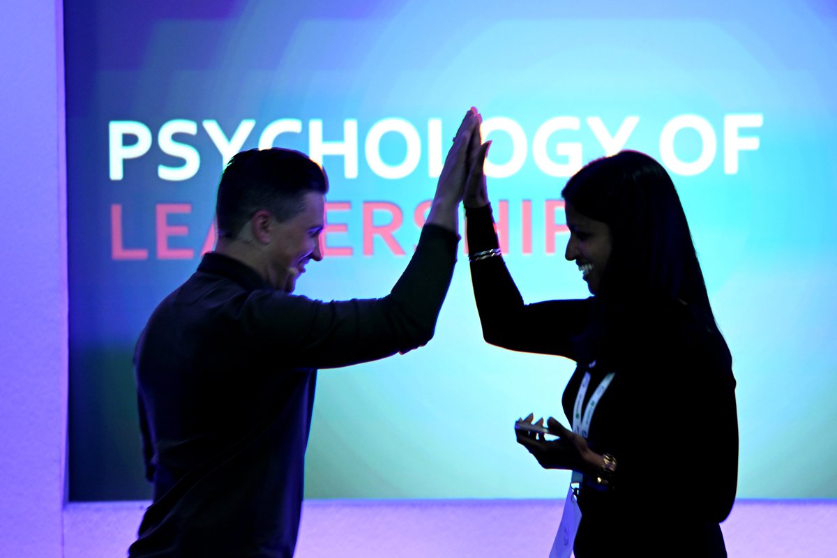 WimenaSport's tweet image. Keynote: Psychology of Leadership 💭
@Paulmcveigh77 shared powerful insights on mindset, high performance, and leadership from sport to boardroom.
#WIMENASport #MindsetMatters
#wimenasportwitharamco #footballbusinessspeakers