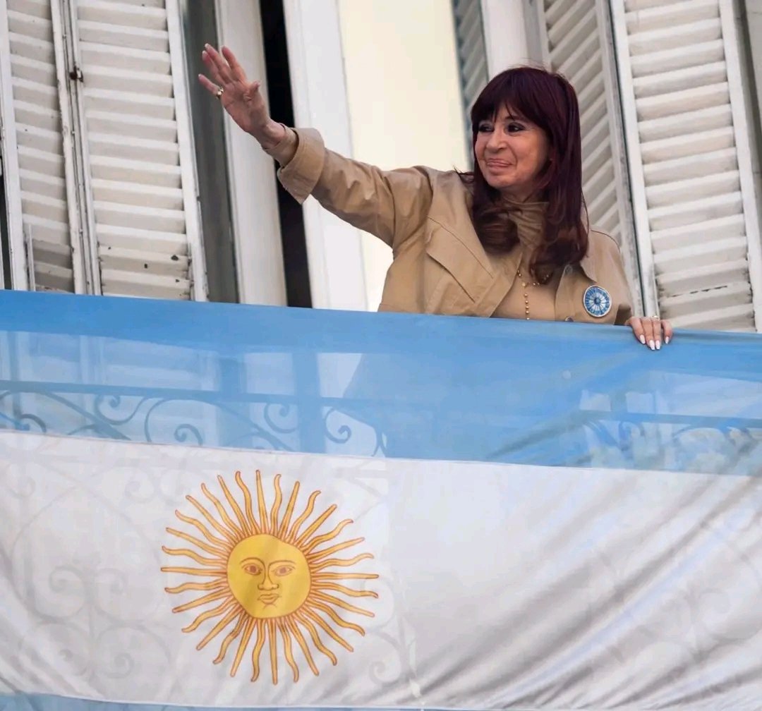 100_fidelista's tweet photo. #EstamosConCristina quien conmigo #DeZurdaTeam https://t.co/hPmCKRnprb