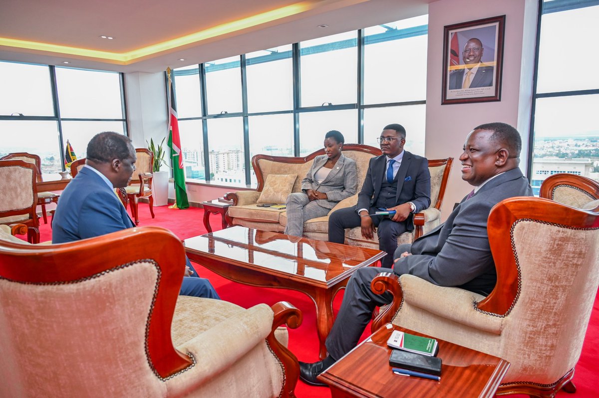 NYOTA_Kenya's tweet photo. Today @Waziri_Mvurya held discussion with @DrOparanya where they deliberated on the status of the project. The business support component applications are being screened where successful applicants will be notified by SMS. Recognition of Prior learning will rolling out soon. https://t.co/LFD5BxOiqB
