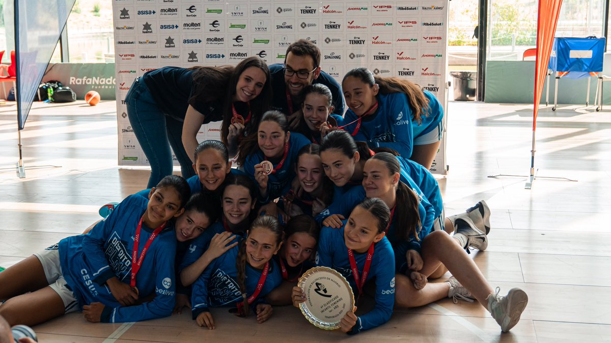 DistritOlimpico's tweet photo. 💙 Último #FindeDO de la temporada con nuevas medallas ¡Gran temporada!

📸 Ya están disponibles las fotos del #FindeDO en nuestro Flickr

🔗 https://t.co/KoUudB3jyr

#FamiliaDO #CanteraDO #Flickr https://t.co/Vd4p5TxXUj