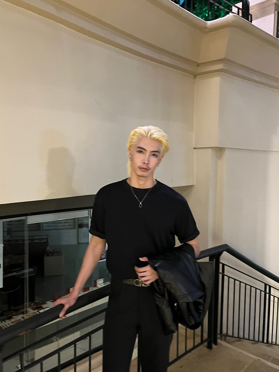 ให้ทายใคร