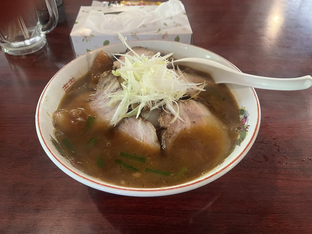 hiro926ss's tweet photo. 千葉の山奥を走り‥辿り着いたラーメン屋🍜
千葉県三大ラーメンの１つ
「アリランラーメン」

峠を越えるためのスタミナ源として、
滋養強壮にいいニンニクがたっぷり入ったラーメン！
とにかくクセになる味で美味し！

#アリランラーメン八平の食堂 
#千葉県長生郡
#ナビ通りでは辿り着けない場所 https://t.co/pHo74cADpR