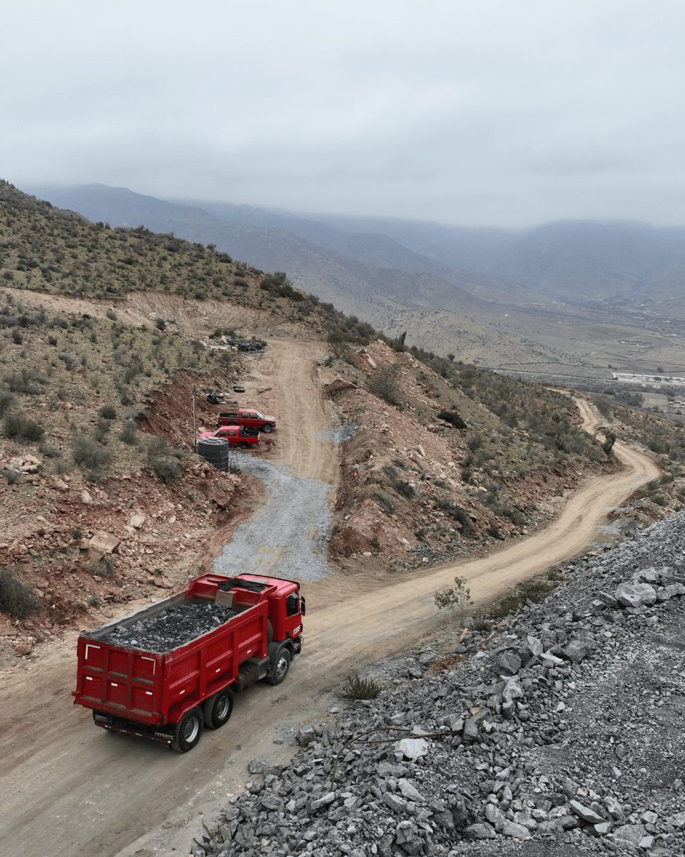 AltiplanoMetals's tweet image. Our Santa beatriz operation is only ~15 km away from our recently built El Peñón mill in Chile supporting our mission of efficient, sustainable production in the region.

#Mining #Chile #SantaBeatriz #ElPeñón #IOCG #APN