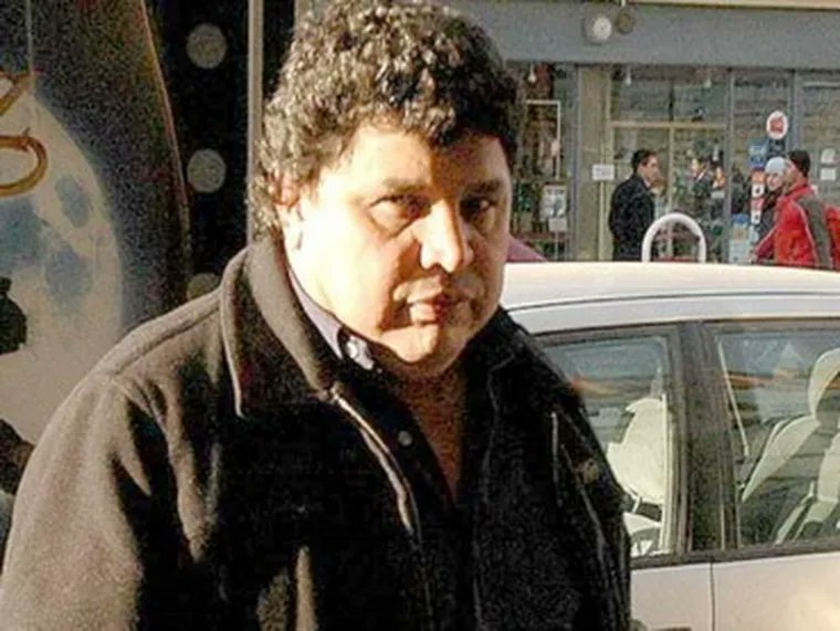 NO SE OLVIDEN DE RUDY ULLOA

ESTE MUCHACHO, TAMBIEN ES DE LA BANDA.