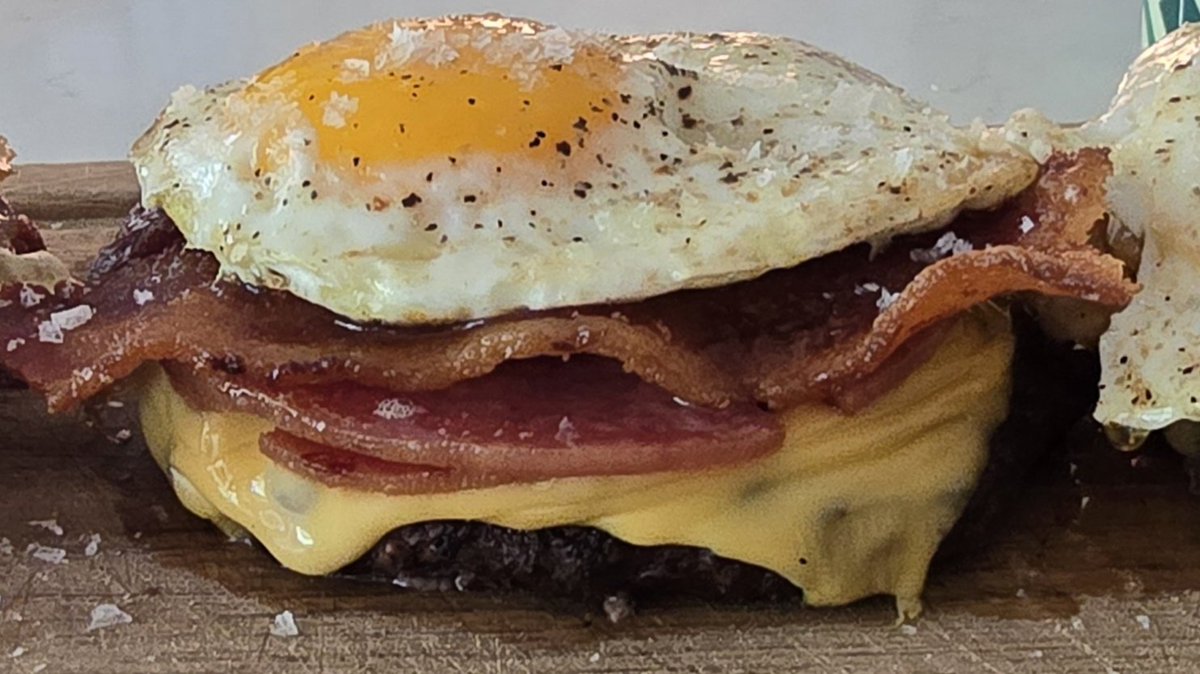 10 weeks cheese-free, cranking up the workouts, and crushed a 7-mile 65 lb ruck this AM. Reward? Wagyu cheeseburgers stacked with pork roll, bacon, egg, &amp; 🧀

Back to no cheese for 30 days. 
Why? Because I can. 💪🏼