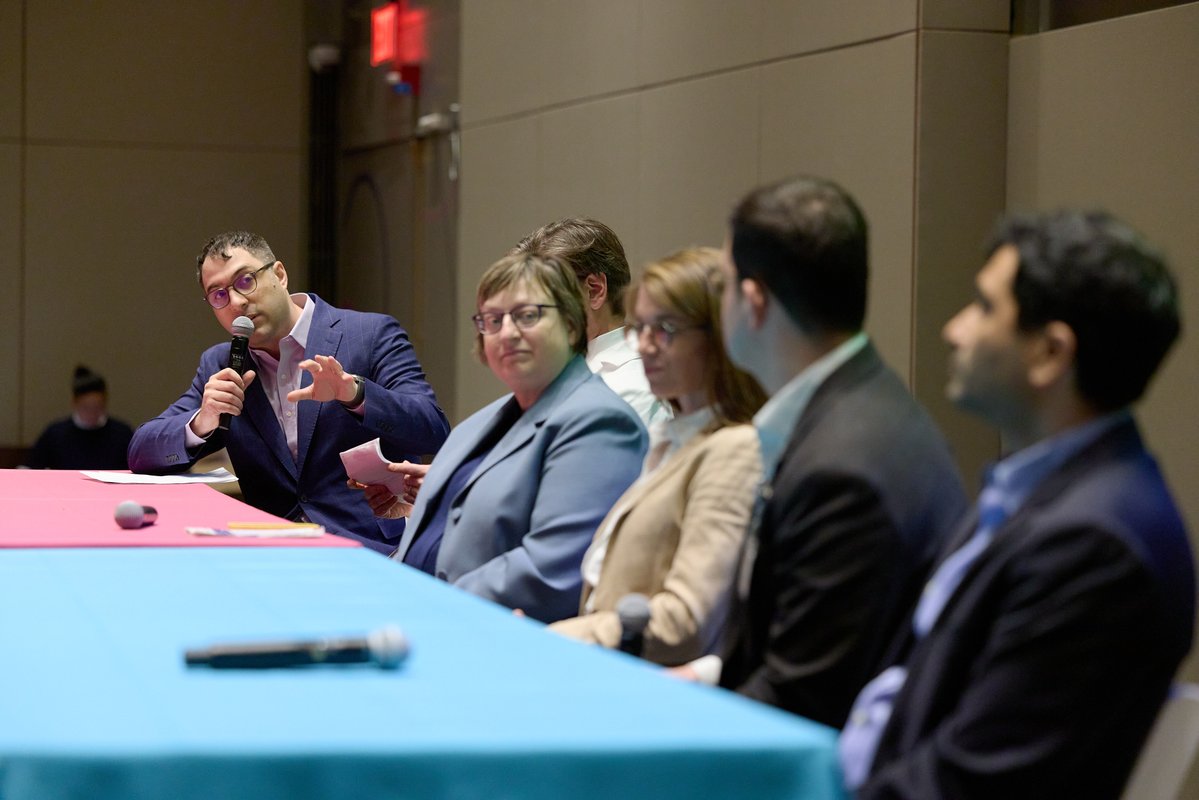 AIHealthMtSinai's tweet image. The Inaugural Mount SinAI Retreat sparked conversation on “The Human Side of AI” - a powerful reminder that innovation is not just about algorithms and data, but more importantly about people.
Huge thanks to our incredible panelists for sharing their insights!
#AIRetreat2025