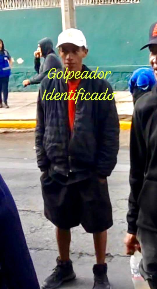 amarilloalarcon's tweet photo. ‼️ Identificado agresor que lesiona a una #Mujer en protesta 
en el @PJCDMX 

Lo identifican como miembro de un grupo de LANZADORES para esas diligencias ‼️ https://t.co/zNUbGZ3AAw