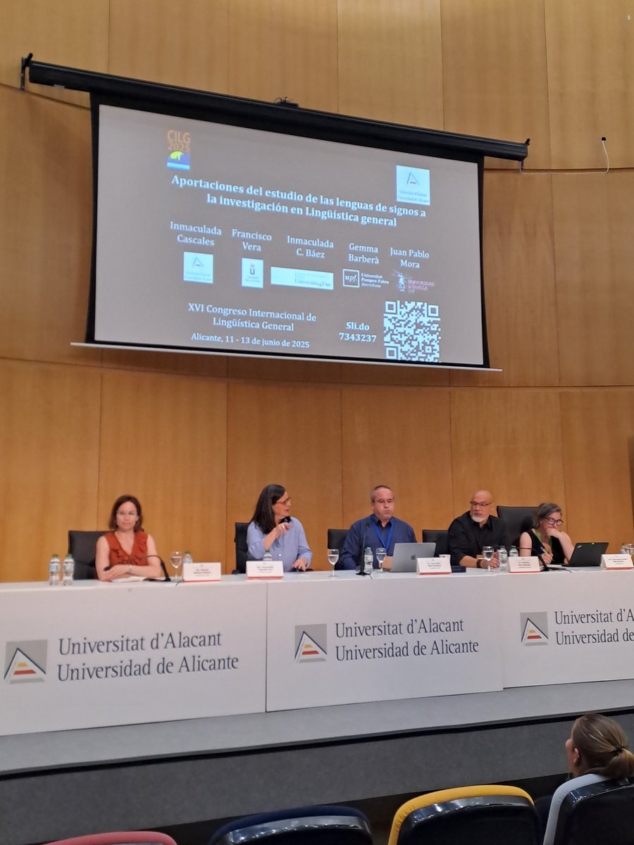 #CILG2025 comienza la primera mesa redonda sobre los aportes del estudio de las lenguas de signos a la investigación en Lingüística General