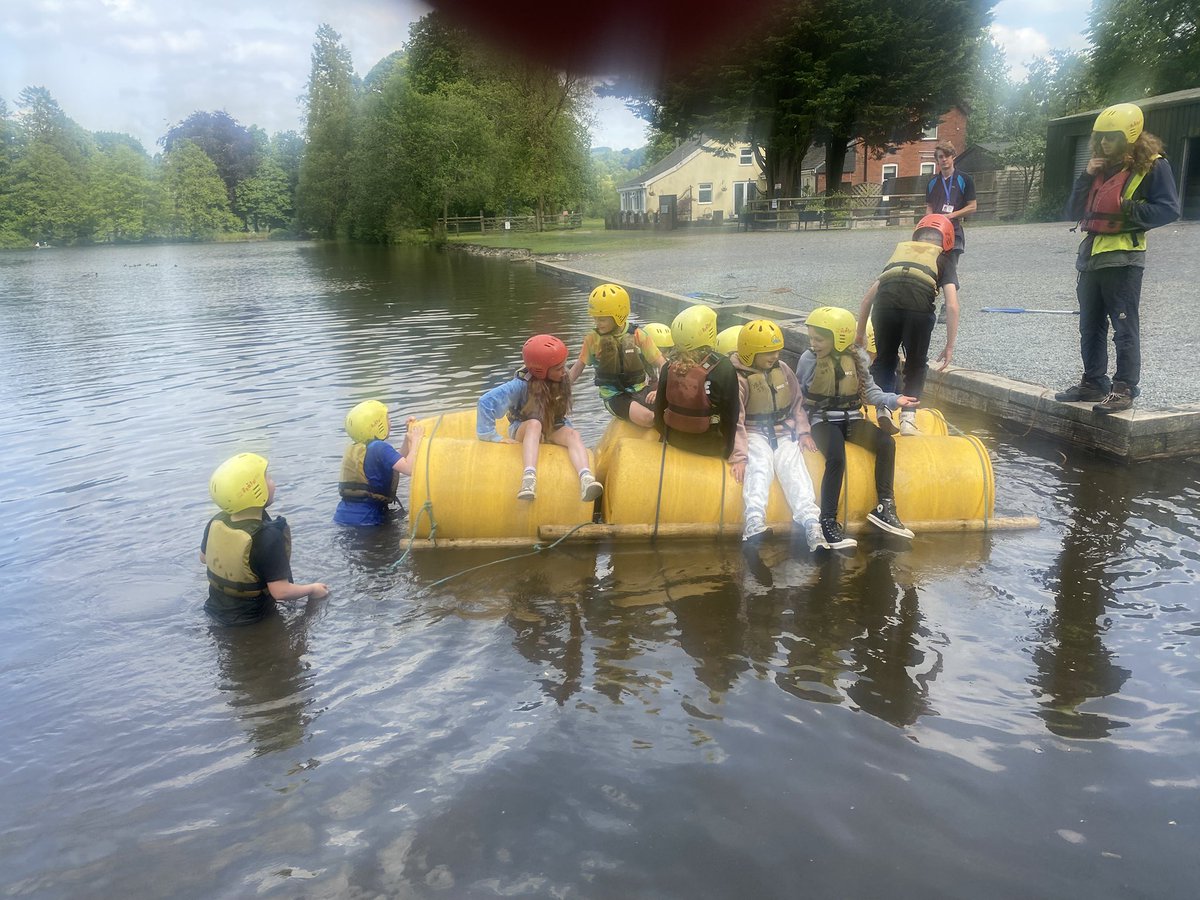 Our critical thinkers &amp; problem solvers met the challenge and successfully built a raft.🤩We’re proud of the top behaviour &amp; efforts. <a href="/fcwpa/">Fochriw Primary</a>