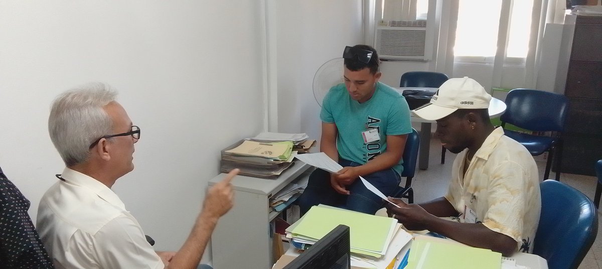 En proceso de reclutamiento de jóvenes para curso de formación como Operario de Planta Exterior.
Trabaja con nosotros; tu proyecto de vida con #Etecsa #CiegoDeÁvila.
#Cuba 🇨🇺
#AvileñosEnLínea 💙