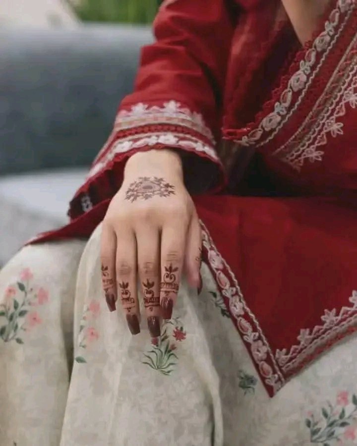 سنا تھا فرشتے جان لیتے ہیں🍂

خیر چھوڑو اب انسان لیتے ہیں😔

<a href="/GiveRep/">GiveRep</a>