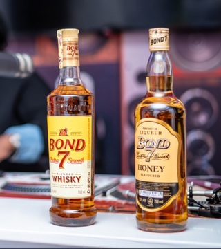 hillsfmkabale's tweet photo. The top 7 at 7 countdown with @RealUncle13
Powered by @roketelkomug
#Bond7 #OurBond #OurDrink #OurFlow #ExtraSmooth WhatsApp: +256 741 000 555 to activate Your hotspot. #RokeAt18 #LiveTheRokeLife #HillsfmAT8 #Top7At7WithTheRealUncle #freshhitsforkigezi #takingyoutothetop https://t.co/NfEgawSdix