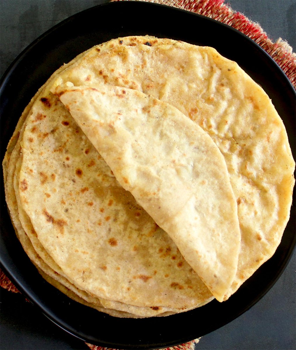 Learn how to make delicious aloo parathas like a pro, with easy ingredients, instructions and tips for success. holycowvegan.net/easy-aloo-para…
#alooparatha #indiancuisine #vegan