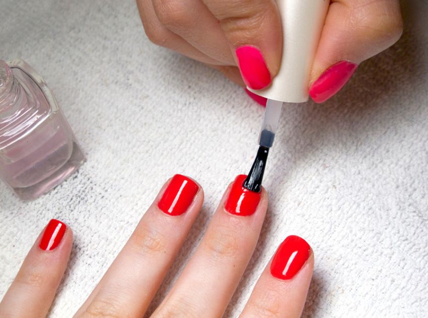 TheBeautyEpic's tweet image. Dealing with impatient polish-drying blues? Try these pro tricks: submerge nails in ice water, apply coats thinly, blast with cool fan or dryer, and use a quick‑dry top coat or drops for flawless results!
 👉 beautyepic.com/how-to-make-na…

#NailHack #QuickDry #DIYNails  #BeautyHack