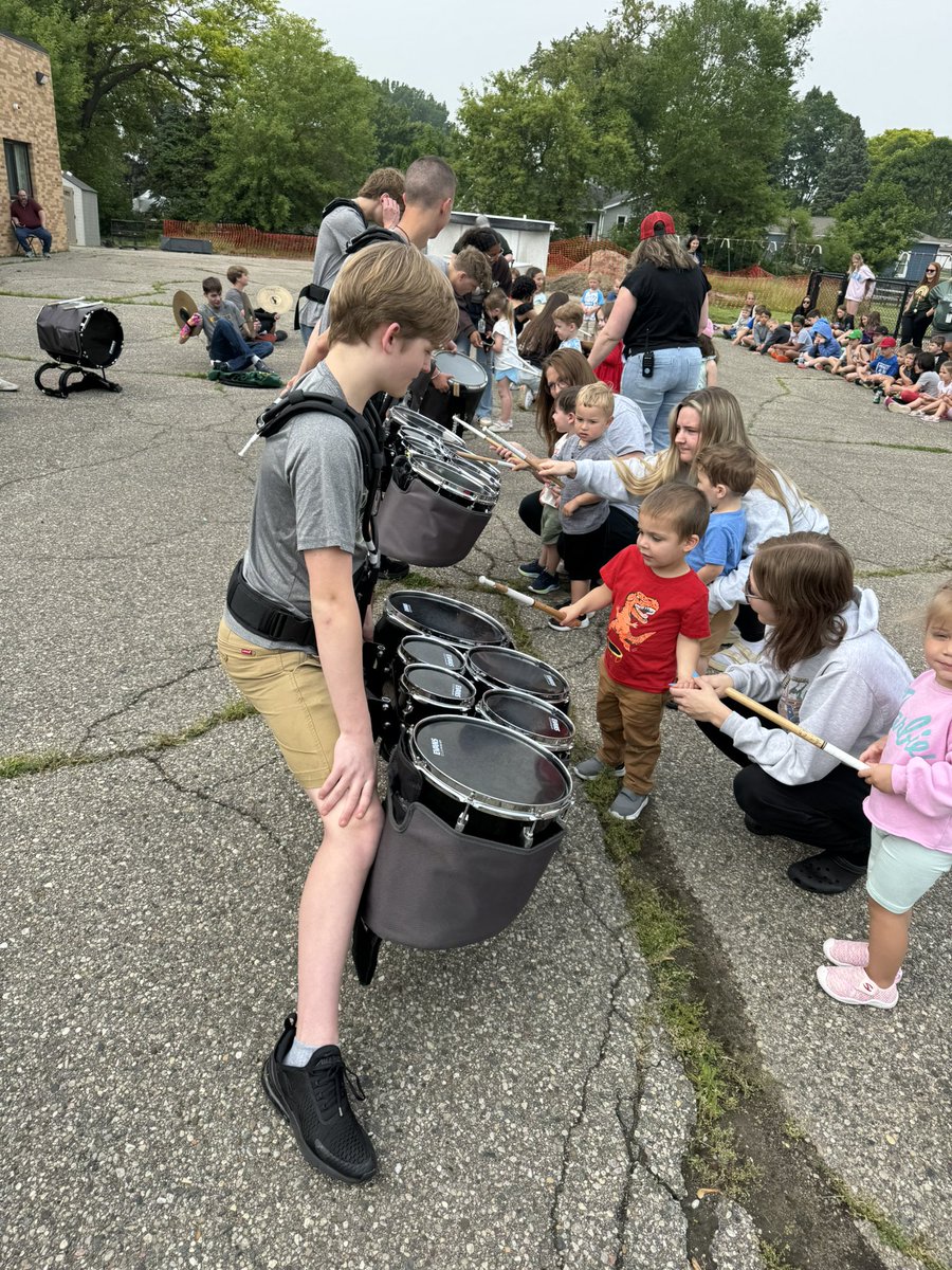 highlanderdrums's tweet photo. One of our favorite yearly events — Drums at Kids Kare! https://t.co/SHCbi0Faga