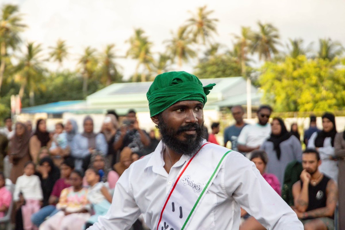HabeysBoduberu's tweet photo. Snaps from our #Eid25 #HabeysTour 3rd Day. Cultural performance at Adh.Dhigurah.
Thank you for the love and support 🙏🏻
#Habeys #HabeysBoduberu #Eid25 https://t.co/hhP3zsCnB4