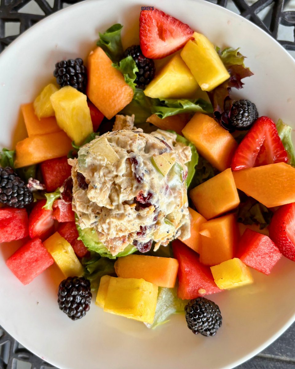 Today’s Special at Oskee’s, our Chicken Salad Stuffed Avocado — served on a bed of greens and surrounded by fresh fruit. Light, flavorful, and perfect for summer.
Just $13 from 11AM–8PM today only!

#champaign | #todaysspecial | #Illinieats