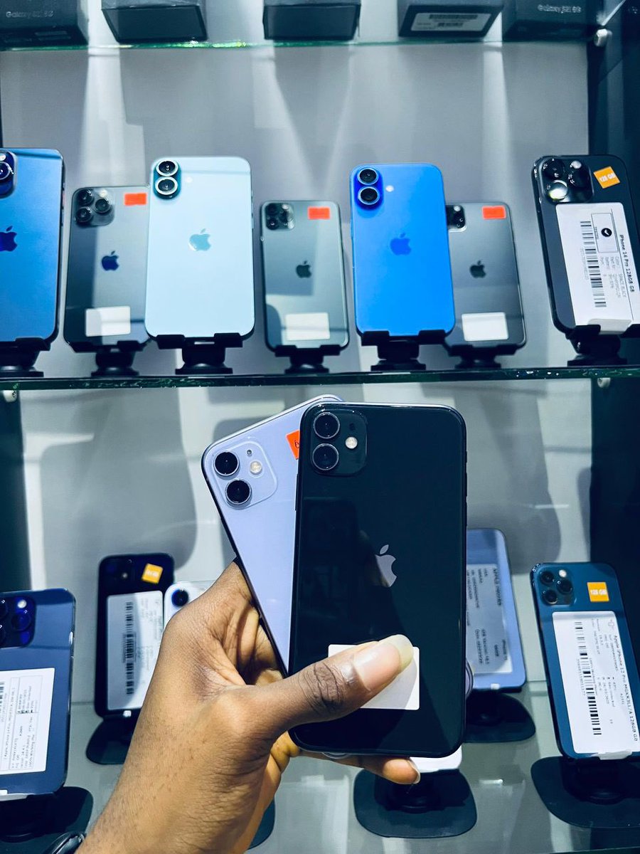 For the fastest fingers🤌🏽🤌🏽

Frame 1: iPhone 12 64gb no replaced parts 335k!

Frame 2: iPhone 11 64gb 295k each !

Order - pay - receive ♻️