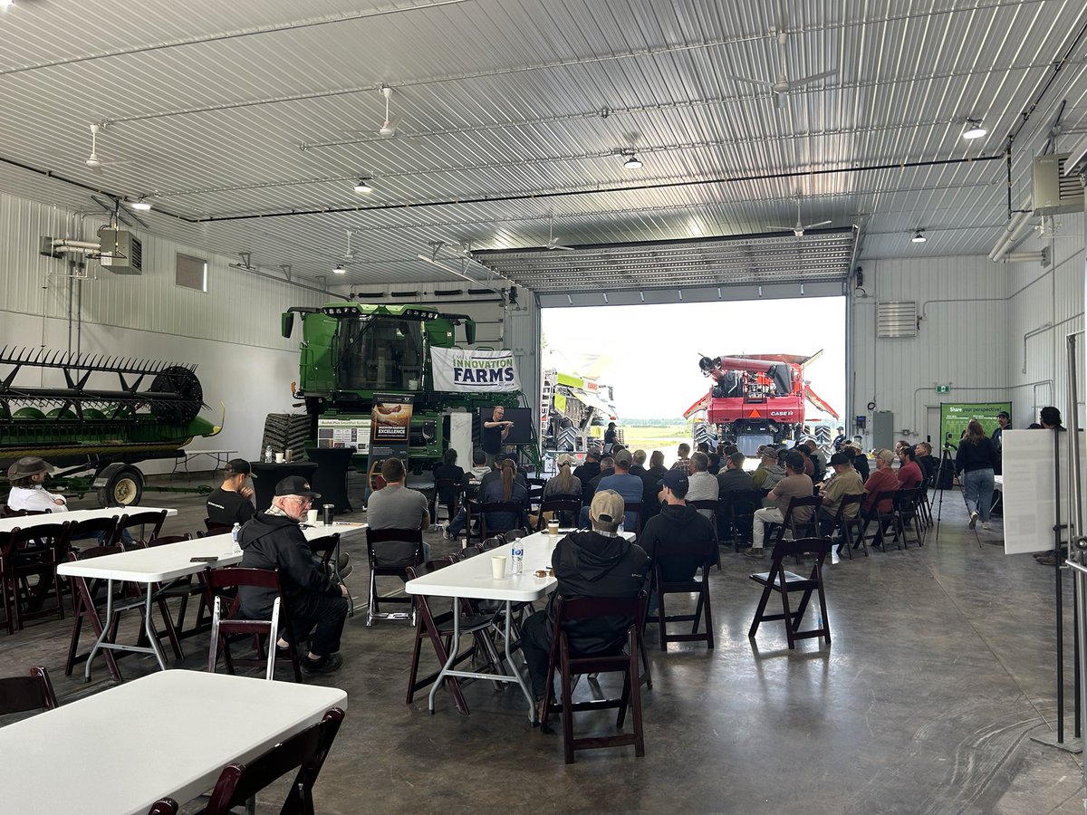 🌾Full house today for the <a href="/BushelPlus/">Bushel Plus 🌾</a> combine clinic🌾

Learning the finer details of combine losses and harvest optimization across all machines 

Big thanks to <a href="/EMILICanada/">EMILI</a> for hosting at our Innovation Farms Shop, Farmers for coming out to learn, and our friends <a href="/BushelPlus/">Bushel Plus 🌾</a>