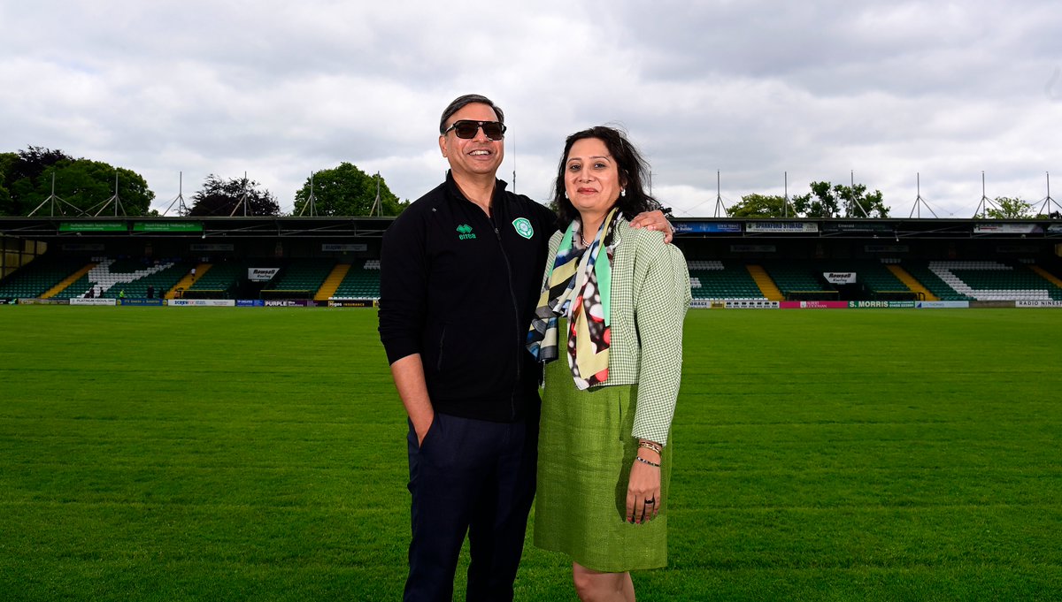 Home. 🏡

Prabhu and his wife Bhavna on the hallowed Huish Park turf!

#YTFC 💚