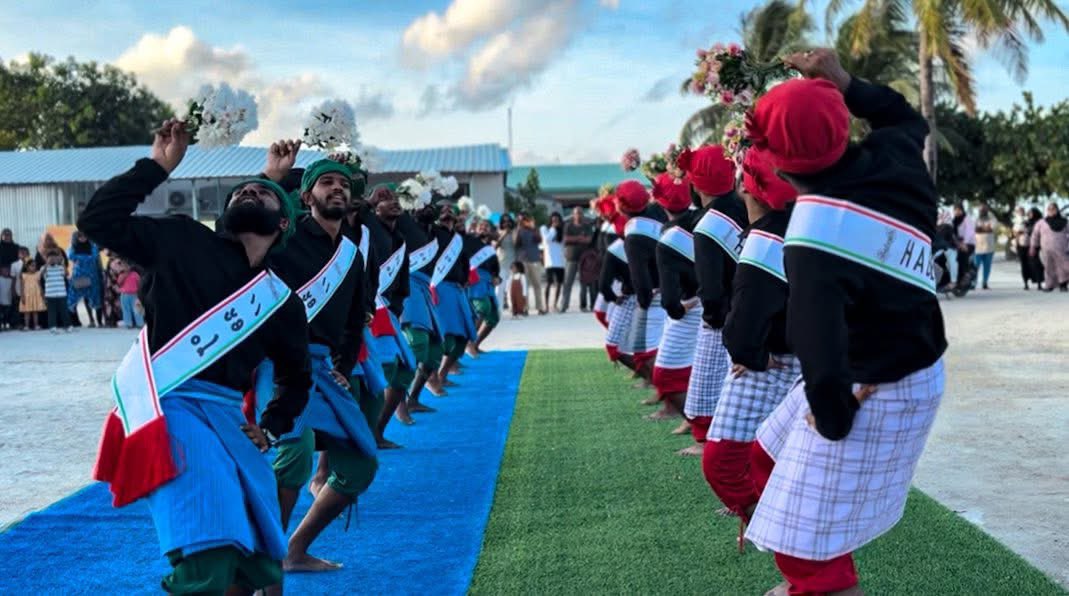 HabeysBoduberu's tweet photo. Snaps from our #Eid25 #HabeysTour 4th Day. Cultural performance at Lh.Naifaru.
Thank you for the love and support 🙏🏻
#Habeys #HabeysBoduberu #Eid25 https://t.co/vsJB5ZJCcc