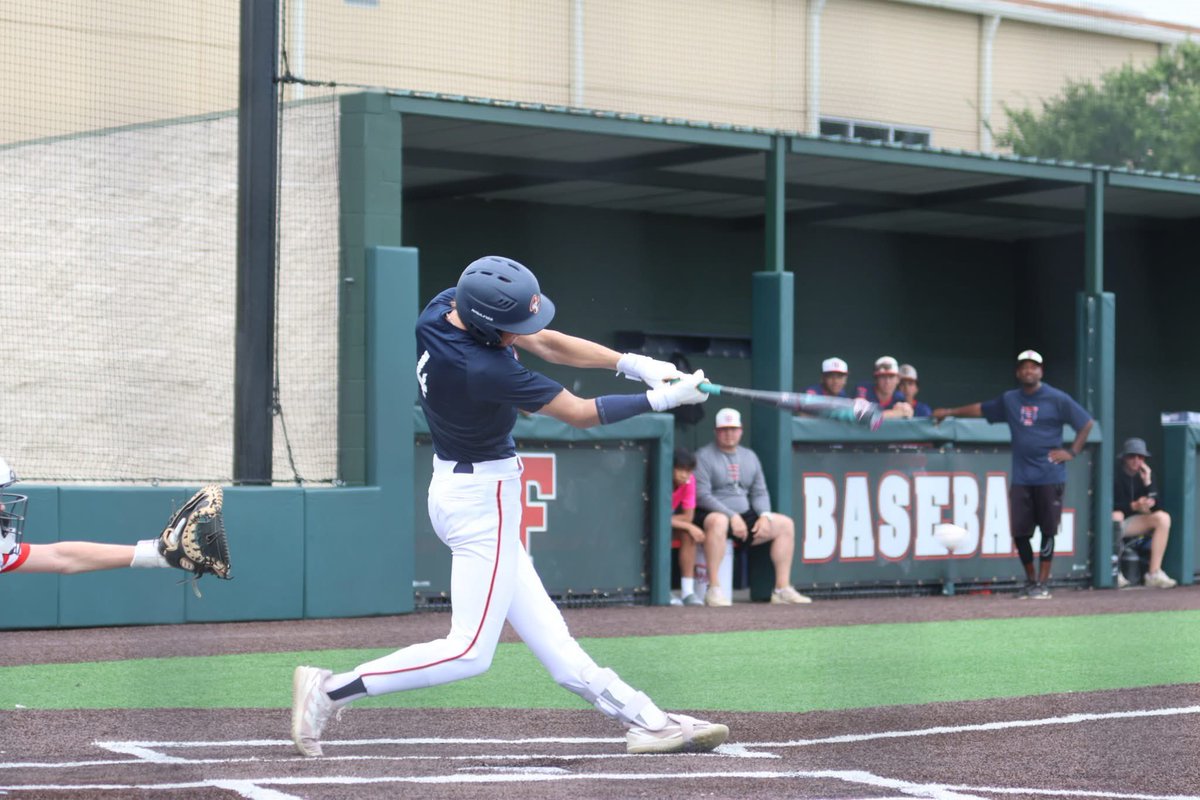 colt_dobbs's tweet photo. Started off first tourney hot playing with a PULLED QUAD 

.500avg
6 hits
1 2B
3 RBI
@LCCSathletics 
@follow_cobras 
@CoachJ0N3S https://t.co/bBDOslfTl2
