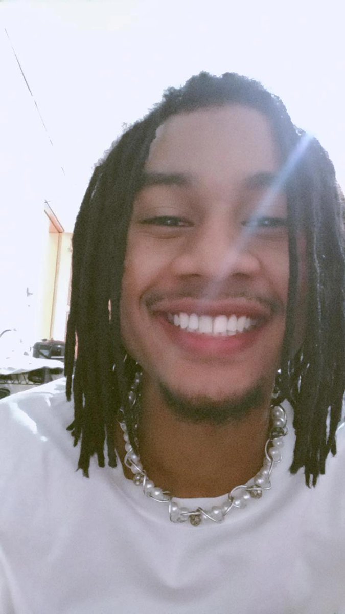 BlackJ3su2's tweet photo. Nois neguinho do sorriso quente https://t.co/TTpc8ChlGd