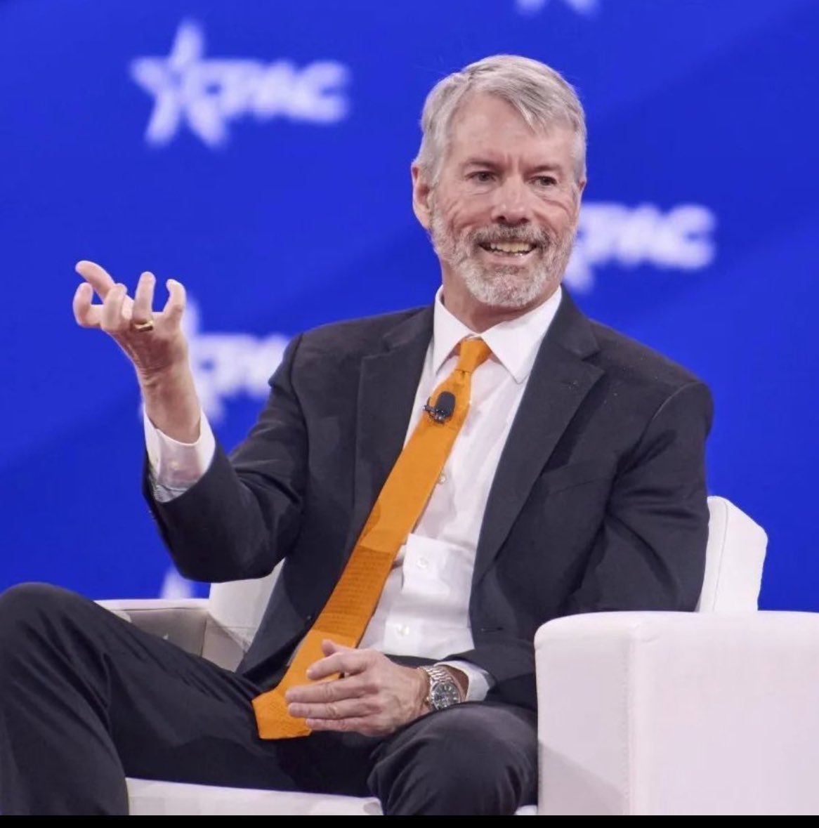 QuickScopeHQ's tweet photo. 🚨 BREAKING : Michael Saylor says "Apple should buy Bitcoin."
#MichaelSaylor #Apple #Bitcoin #Crypto #Investing #CryptoNews #TechAndFinance #BTC #BreakingNews https://t.co/oNFRB9PXNE
