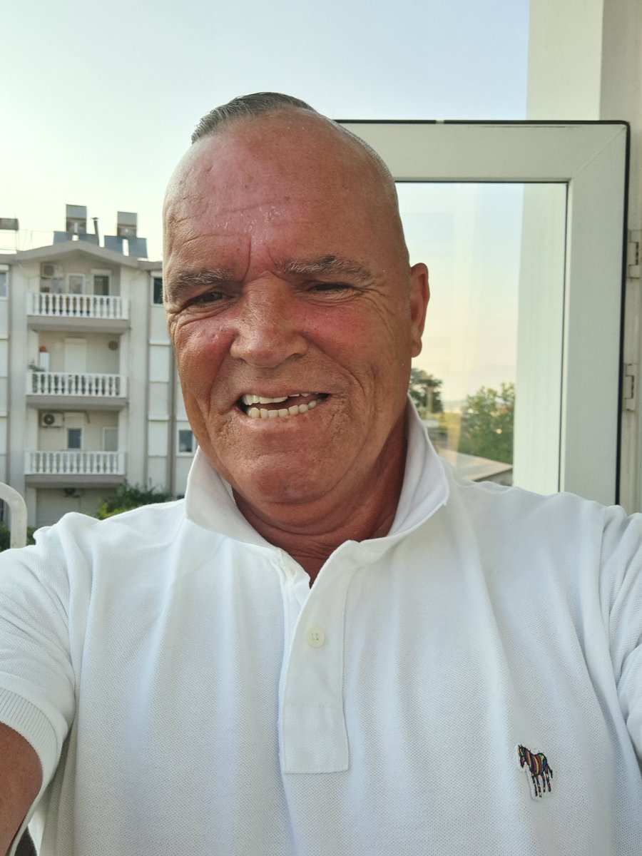 IanGaskin6's tweet photo. Off out for some food https://t.co/hbZKnAyZIk