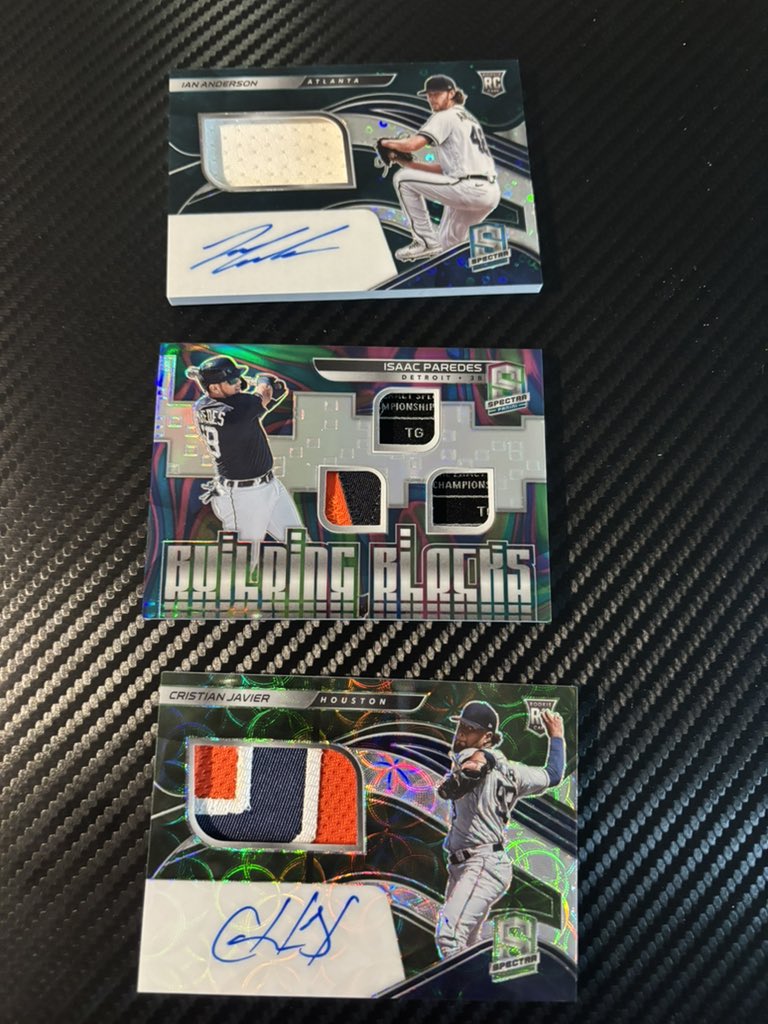 PullEmSports's tweet image. Selling Selling Selling! 🔥

Comment or DM for Pricing! 

#PullEmSports