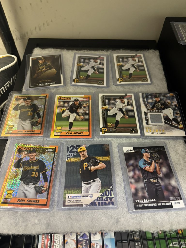 PullEmSports's tweet image. Selling Selling Selling! 🔥

Comment or DM for Pricing! 

#PullEmSports