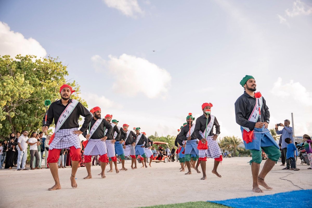 HabeysBoduberu's tweet photo. Snaps from our #Eid25 #HabeysTour 4th Day. Cultural performance at Lh.Naifaru.
Thank you for the love and support 🙏🏻
#Habeys #HabeysBoduberu #Eid25 https://t.co/fSniYekDzX