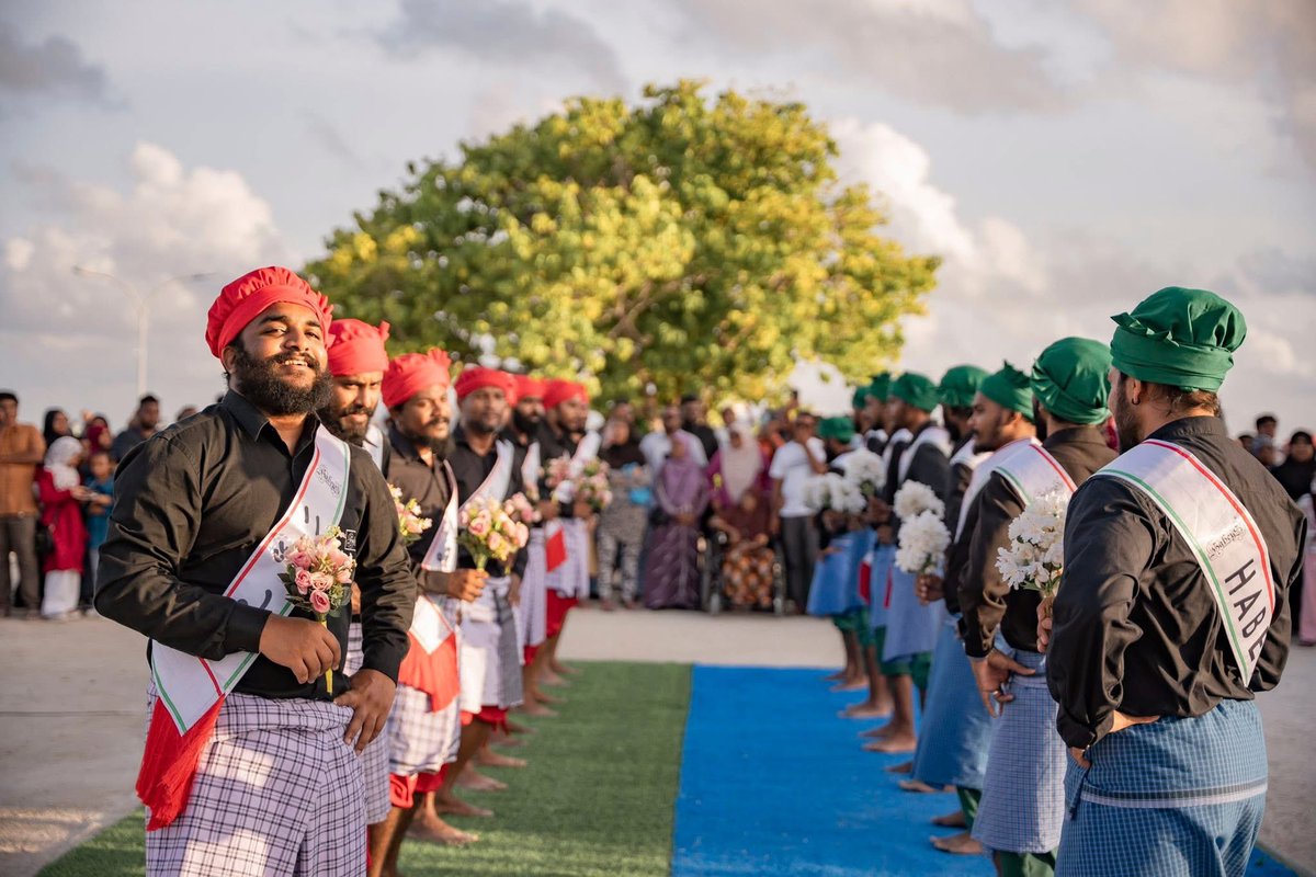 HabeysBoduberu's tweet photo. Snaps from our #Eid25 #HabeysTour 4th Day. Cultural performance at Lh.Naifaru.
Thank you for the love and support 🙏🏻
#Habeys #HabeysBoduberu #Eid25 https://t.co/fSniYekDzX