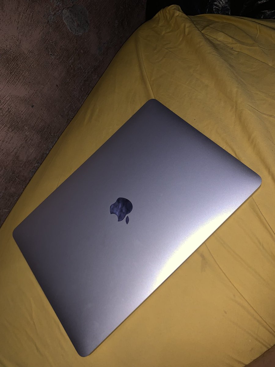 adefjri's tweet photo. @bhaguz_403 Halo kak @bhaguz_403 

Izin post #wts macbook
MacBook Pro 13 inci M1 Pro. 
Details:
Spek 256/8 Space Gray. 
BH 88% CC 120

Kelengkapan:
- Charger
- Unit

Harga 10jt bisa nego
bisa COD area Jakpus &amp; Jaktim (Pondok Bambu https://t.co/LesMLQaChf